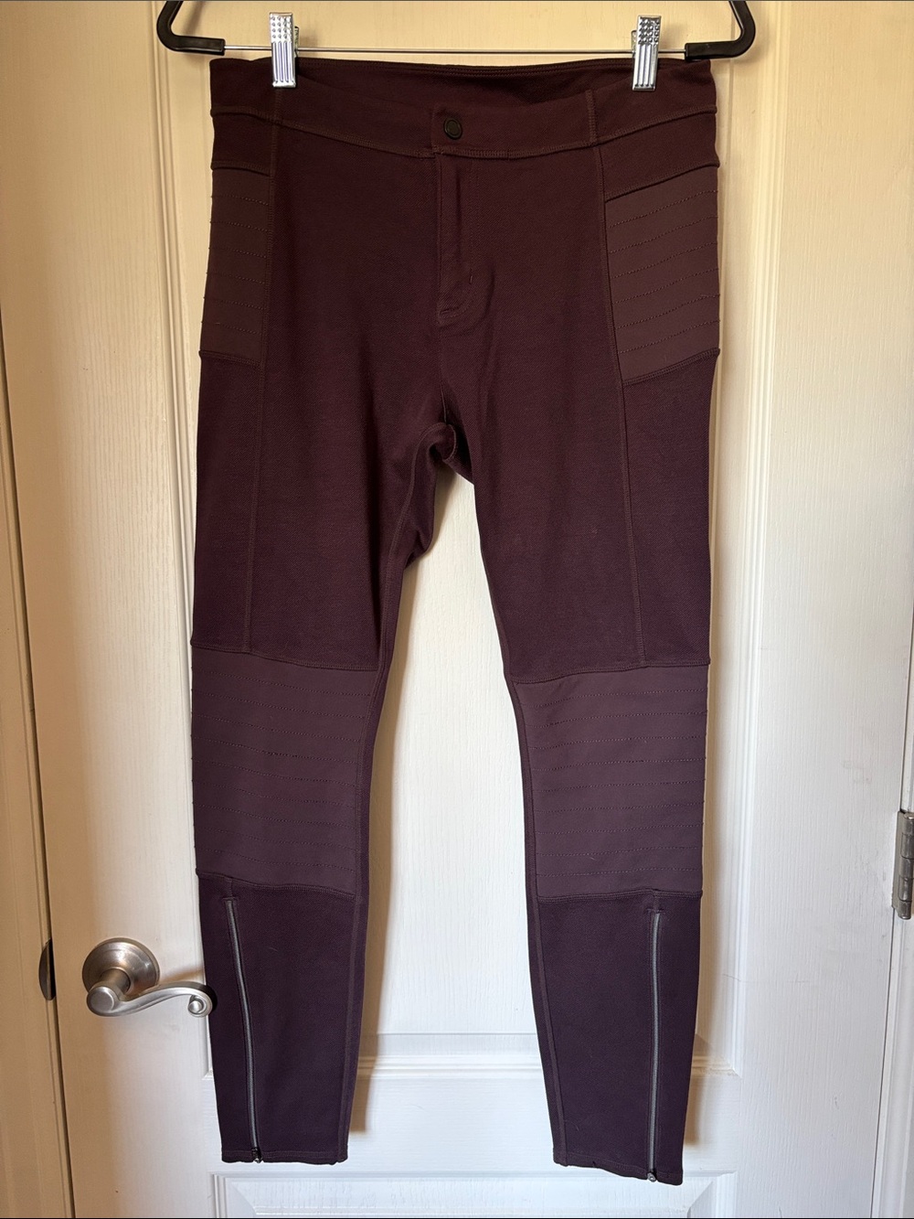 Athleta Moto Leggings Large Plum Burgundy Side Pocket Ankle Zip